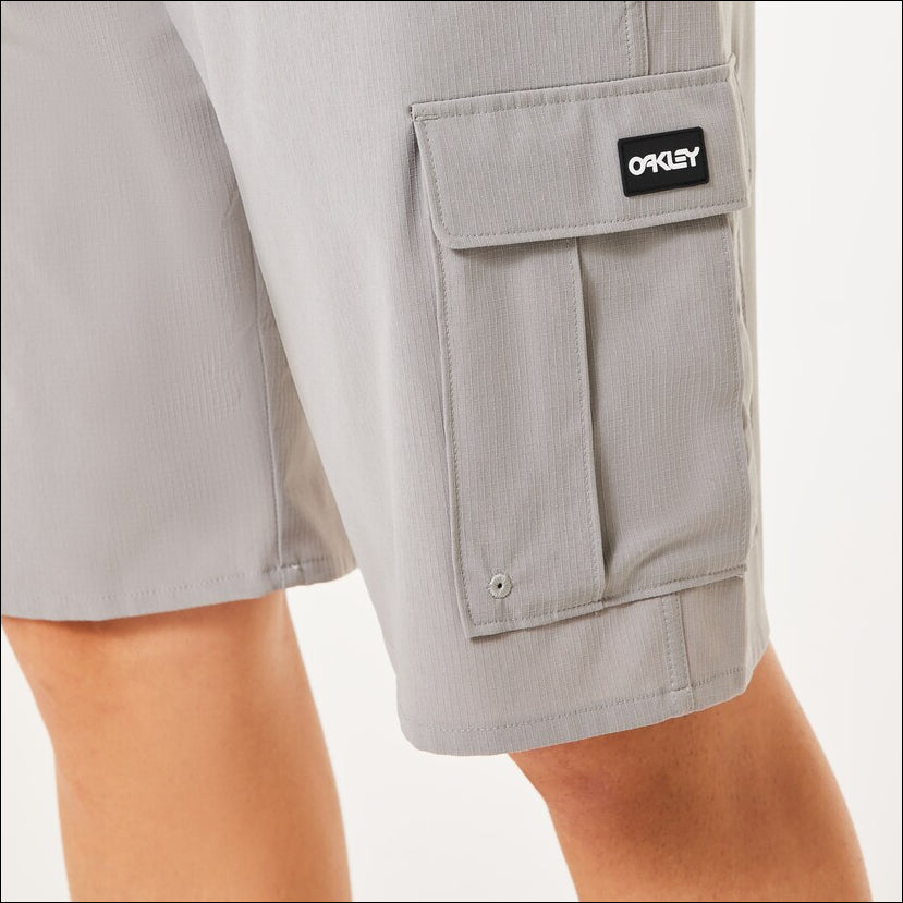 OAKLEY PANTALON CORTO B1B CARGO HYBRID 21" HOMBRE CEMENT