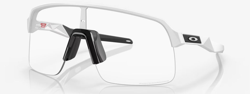OAKLEY SUTRO LITE MATTE WHITE CLEAR PHOTOCHROMIC