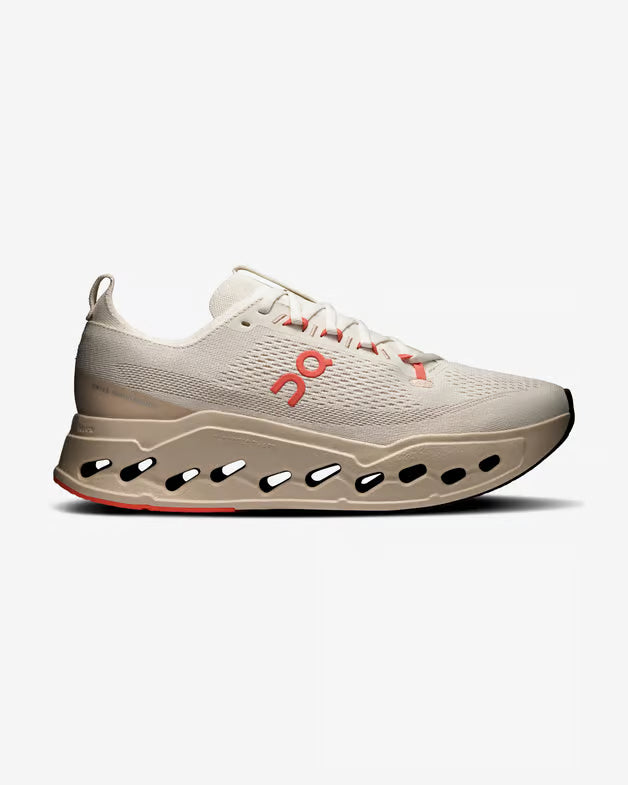 ON RUNNING CLOUDSURFER MAX IVORY MUJER
